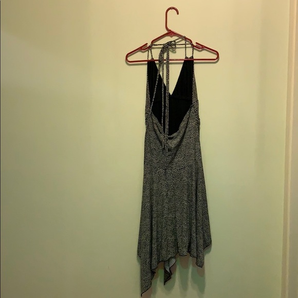 Sexy black and white halter dress - Picture 2 of 4